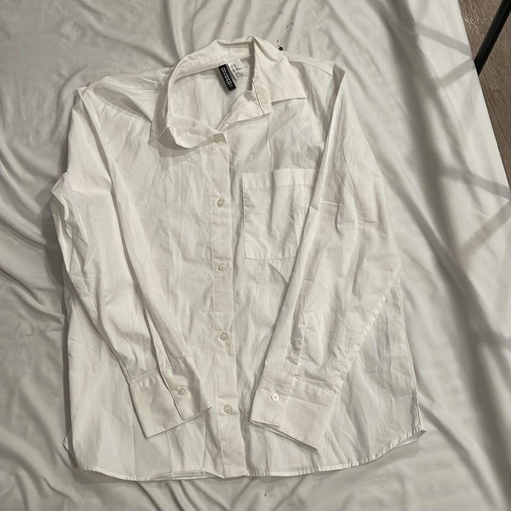 White long sleeve button up blouse